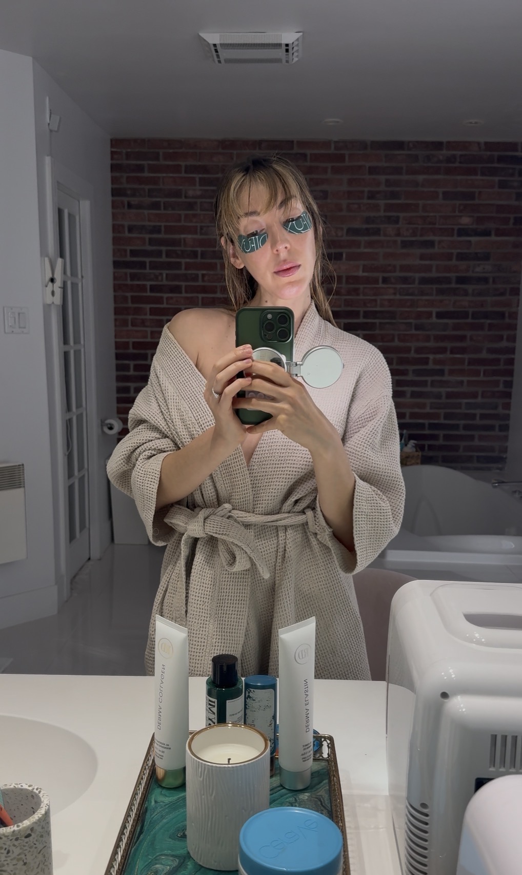 Feeling Ugly? Tips for Period&nbsp;Self-Acceptance